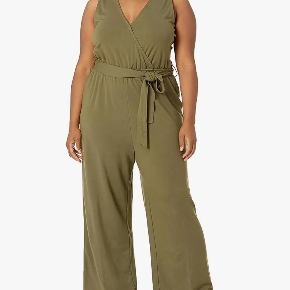SOLD 🔥Chic Olive Green Sleeveless Jumpsuit